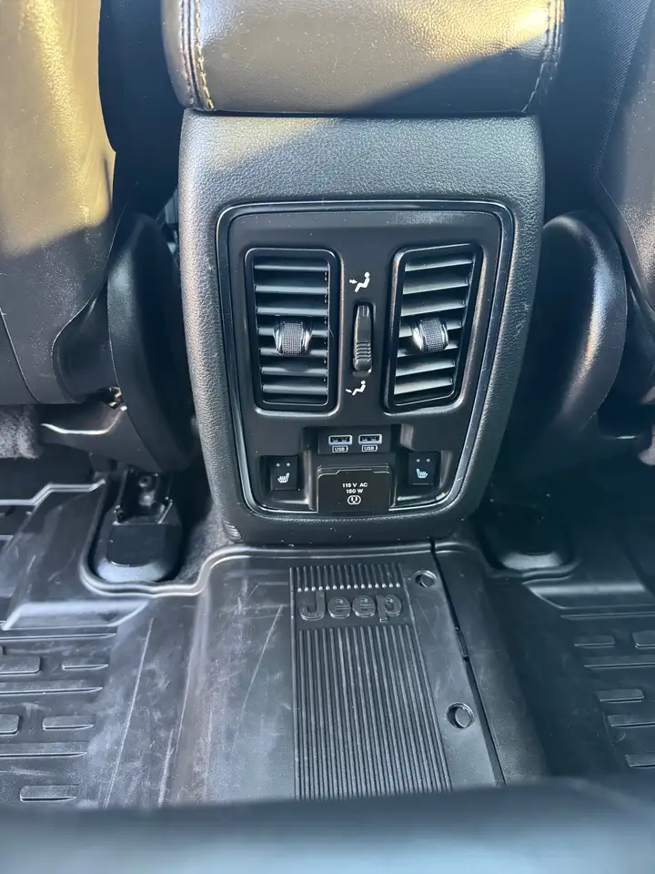 Jeep Grand Cherokee - Image 12