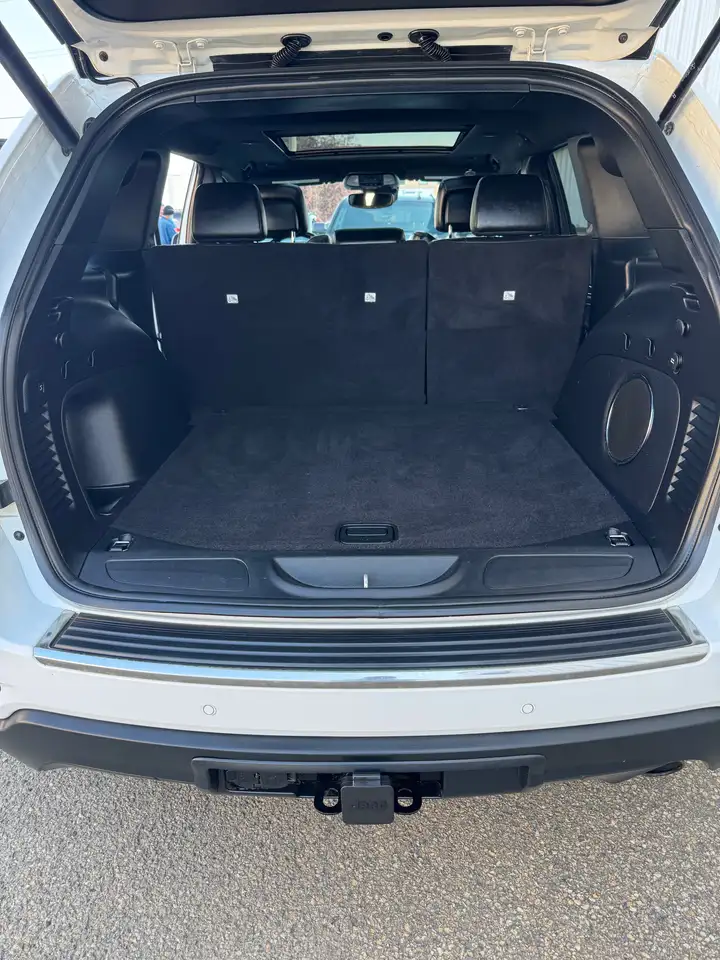 Jeep Grand Cherokee - Image 8