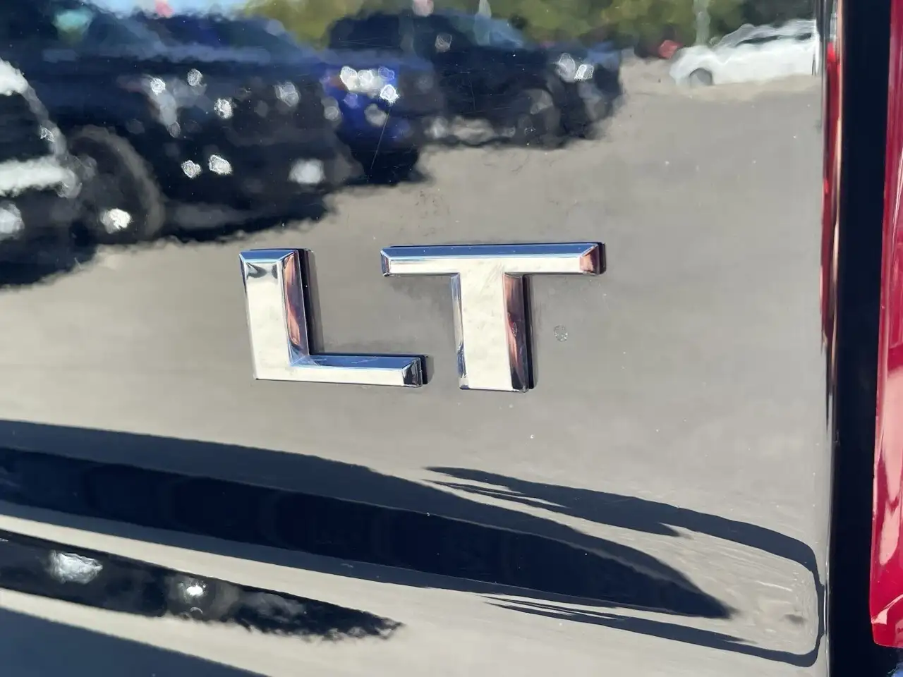 Chevrolet Silverado 1500 - Image 12
