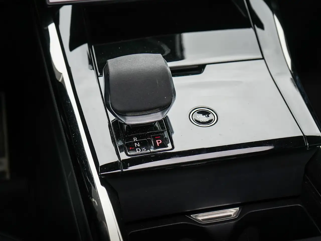 Land Rover Range Rover Sport - Image 23