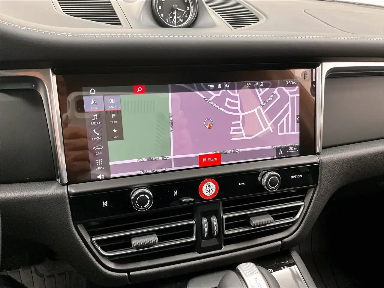 Porsche Macan - Image 23