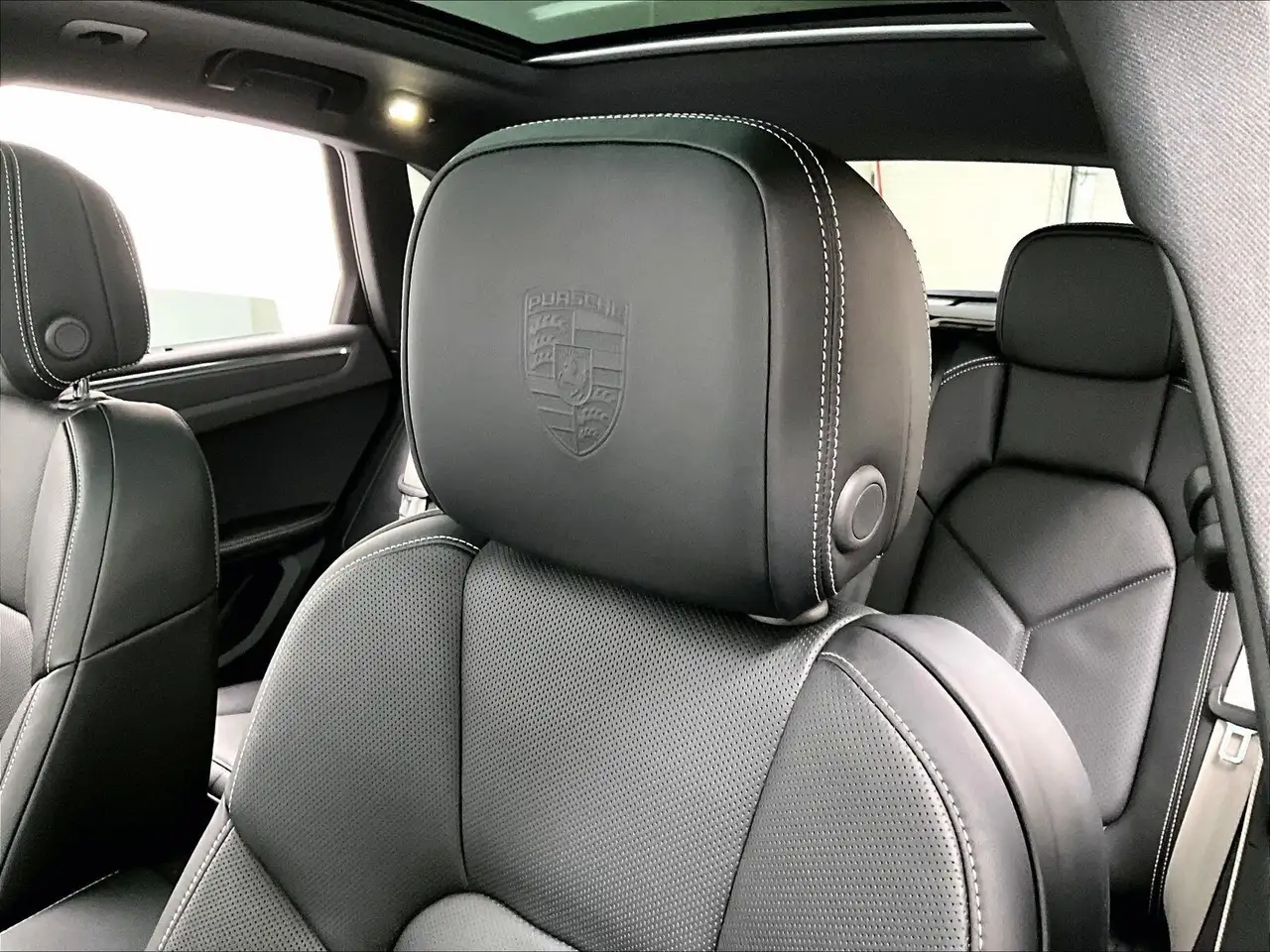 Porsche Macan - Image 13