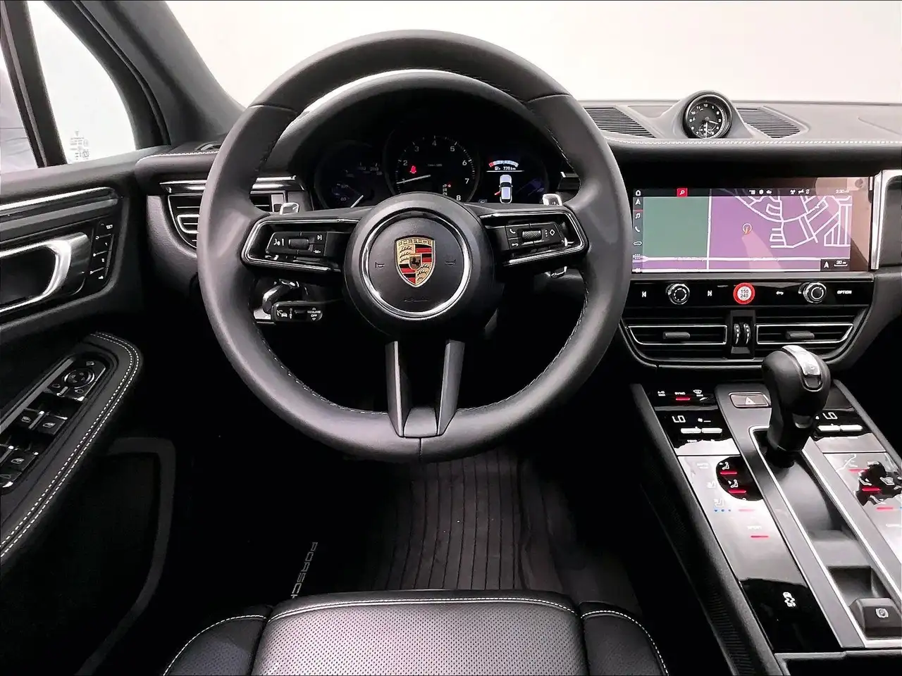 Porsche Macan - Image 10