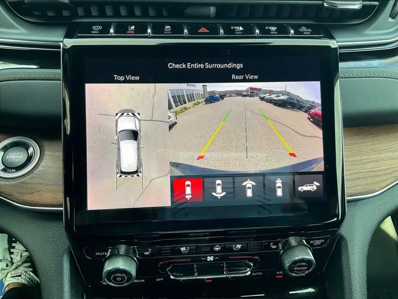 Jeep Grand Cherokee - Image 16