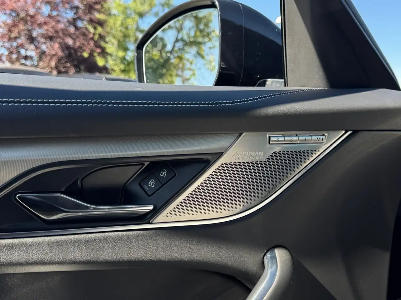 Jaguar F-Pace - Image 26
