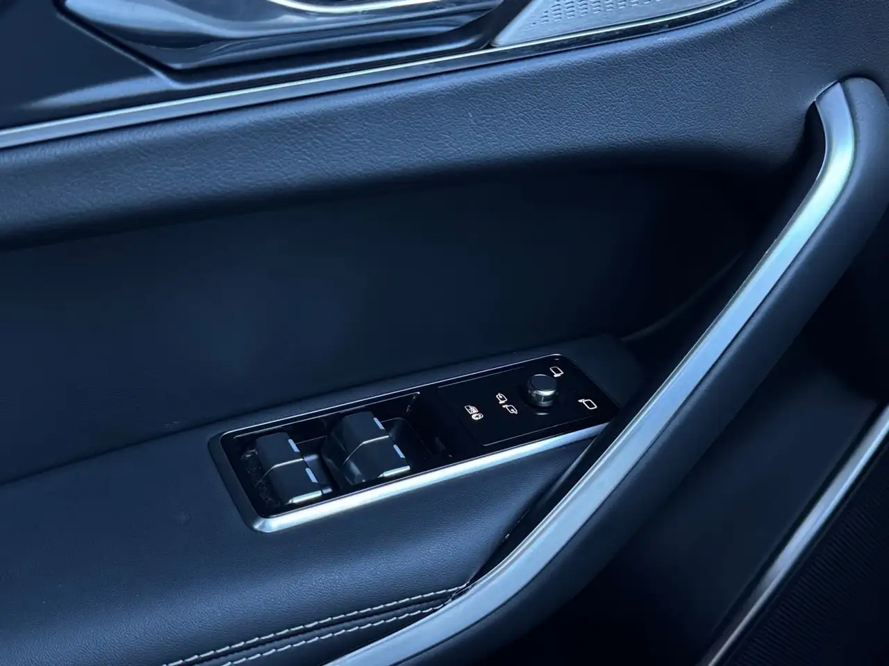 Jaguar F-Pace - Image 28