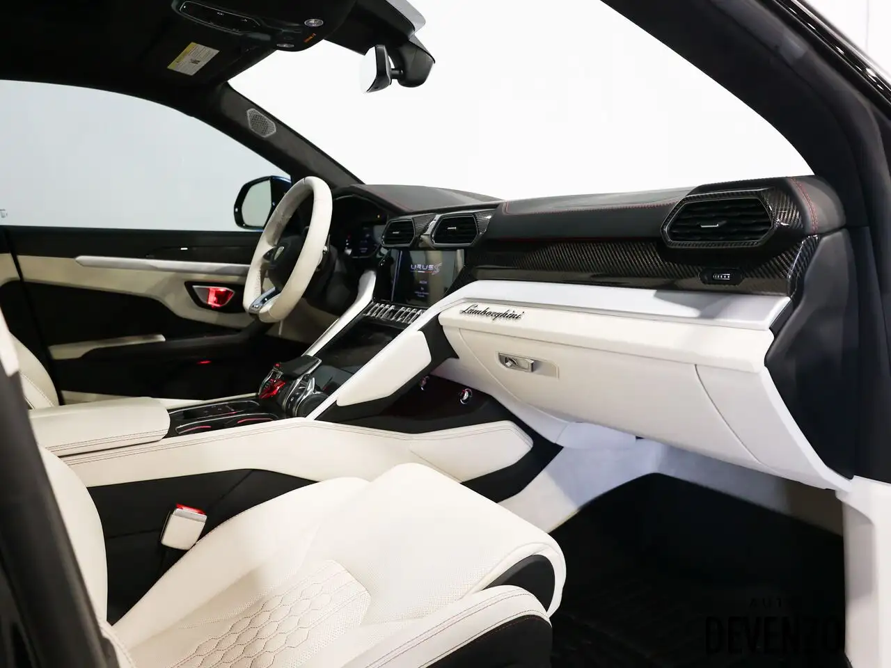 Lamborghini Urus - Image 7