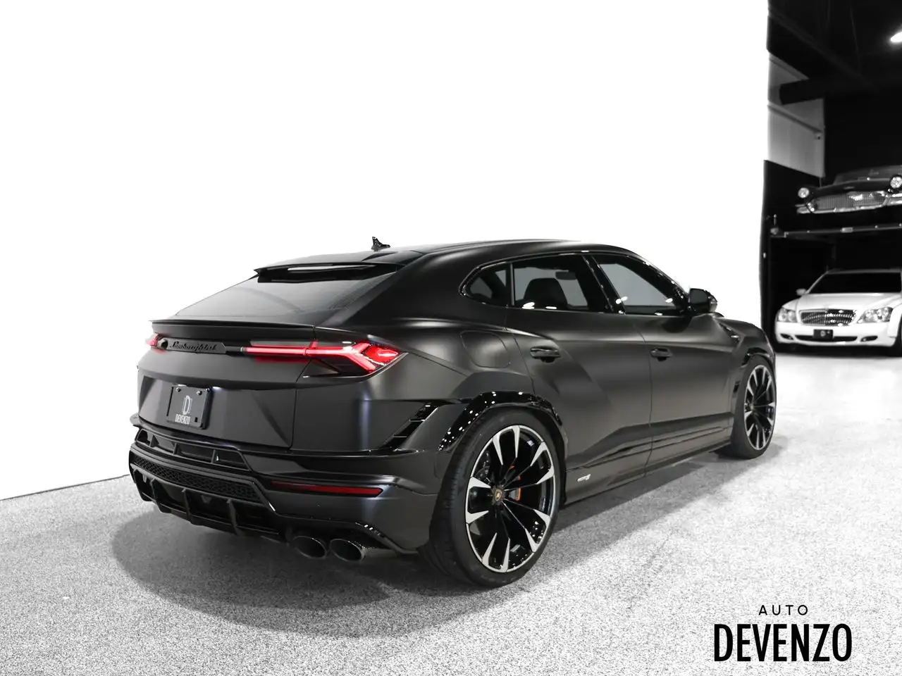 Lamborghini Urus - Image 3