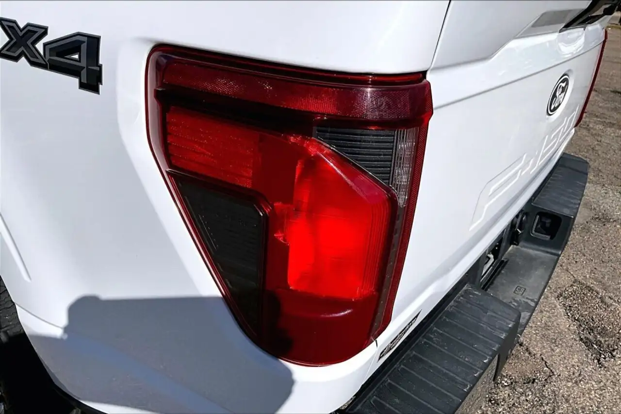 Ford F-150 - Image 28