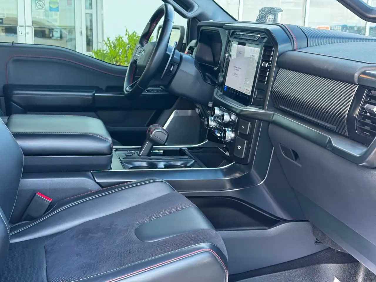 Ford F-150 - Image 11