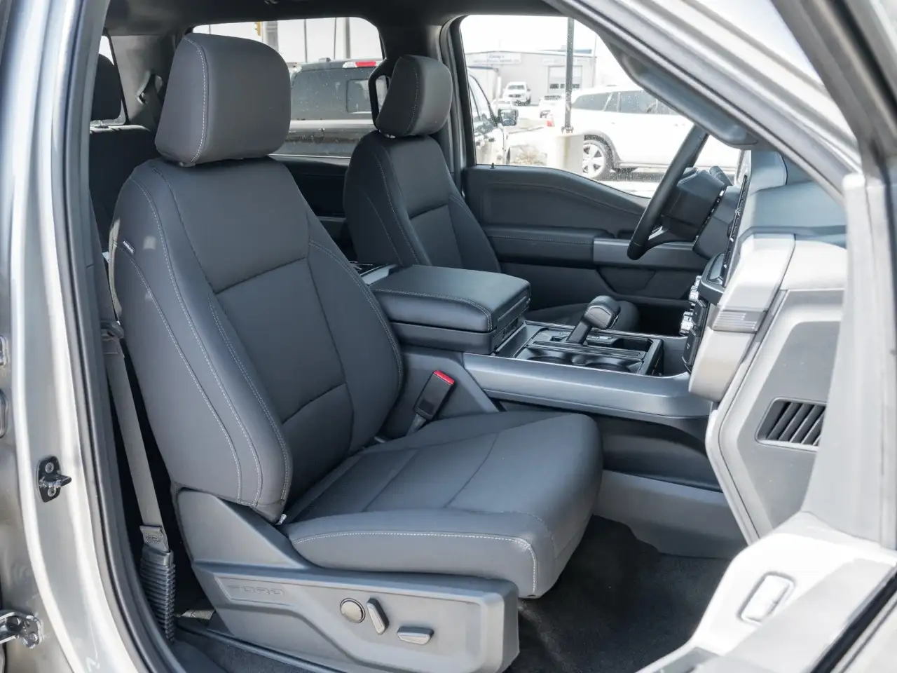 Ford F-150 - Image 29