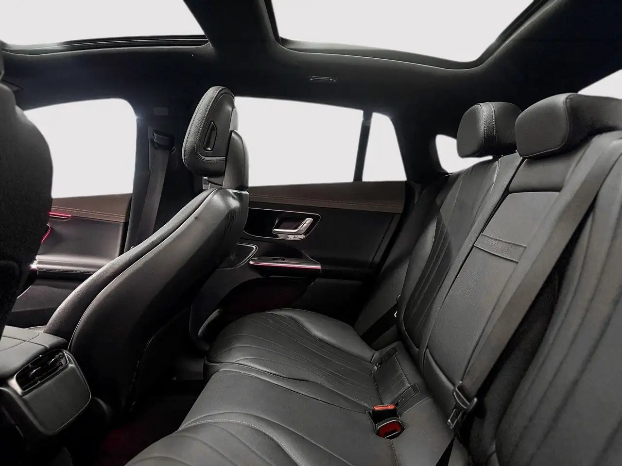 Mercedes-Benz EQE - Image 30