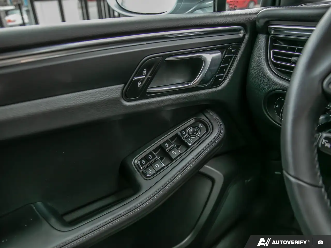 Porsche Macan - Image 20