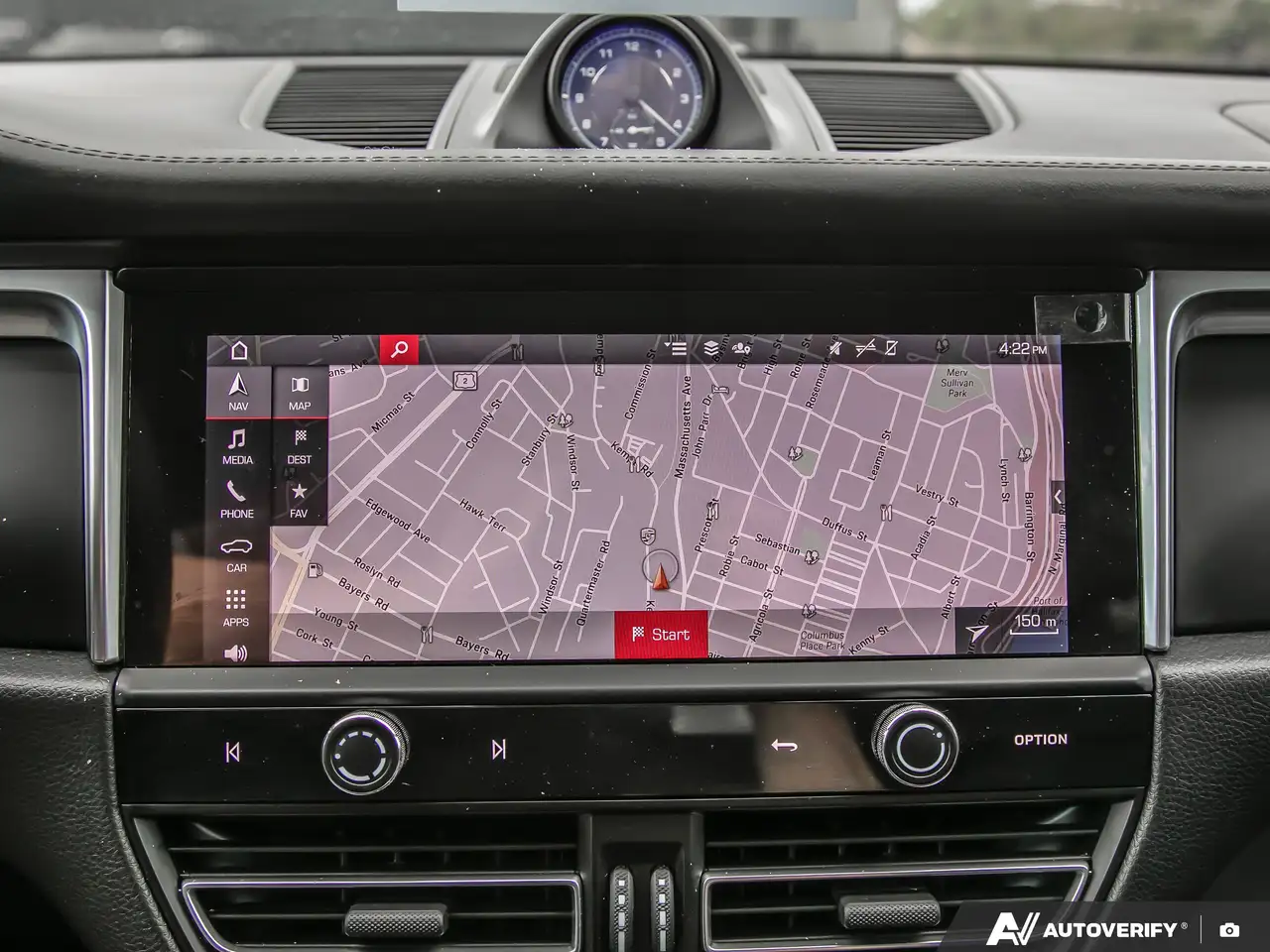 Porsche Macan - Image 24