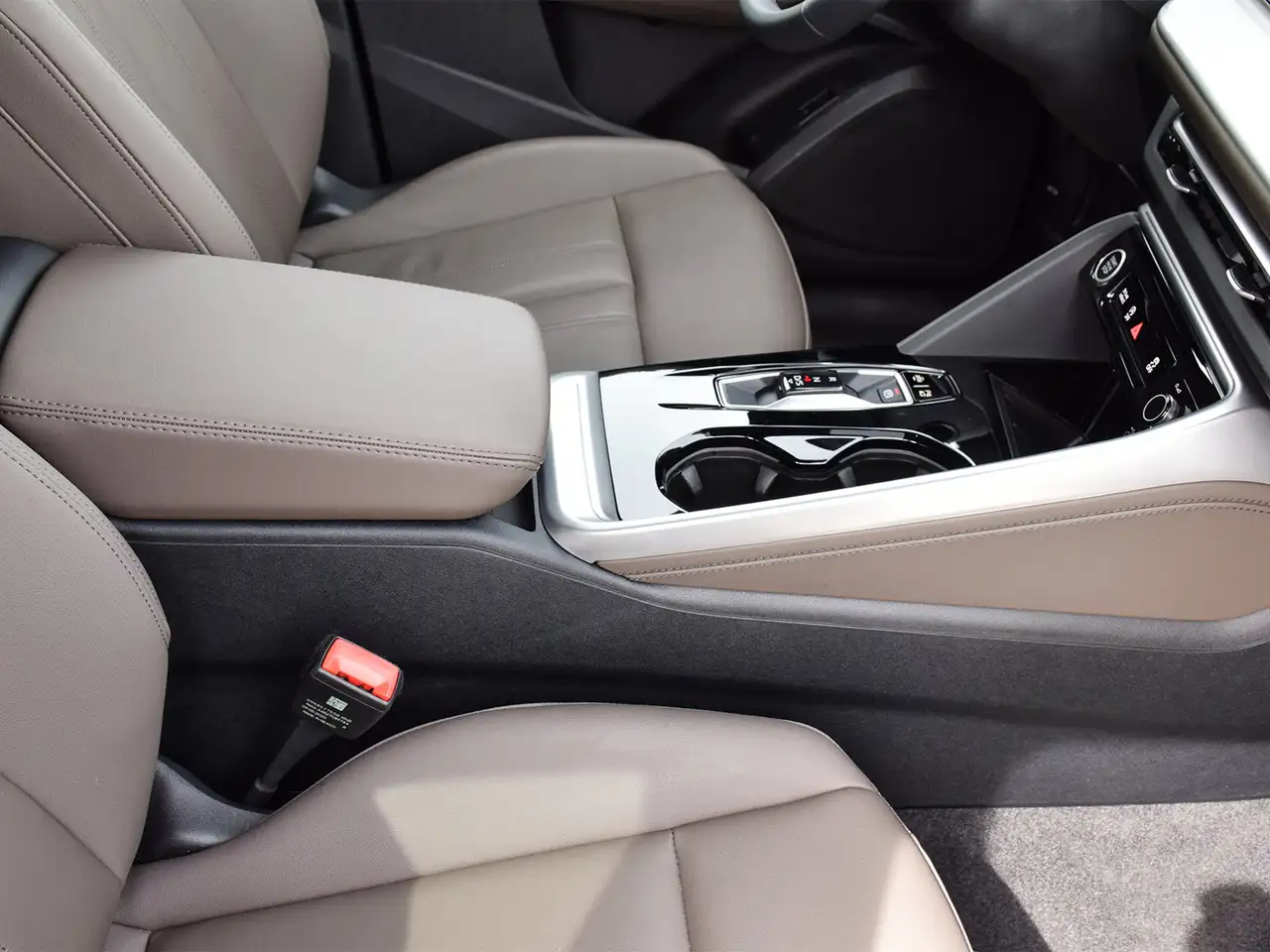 Audi Q5 - Image 26