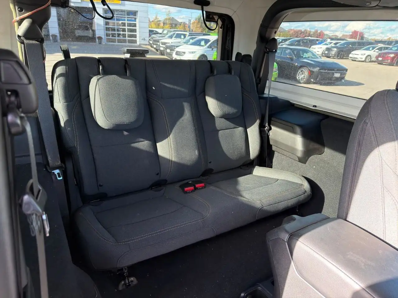 Jeep Wrangler - Image 12