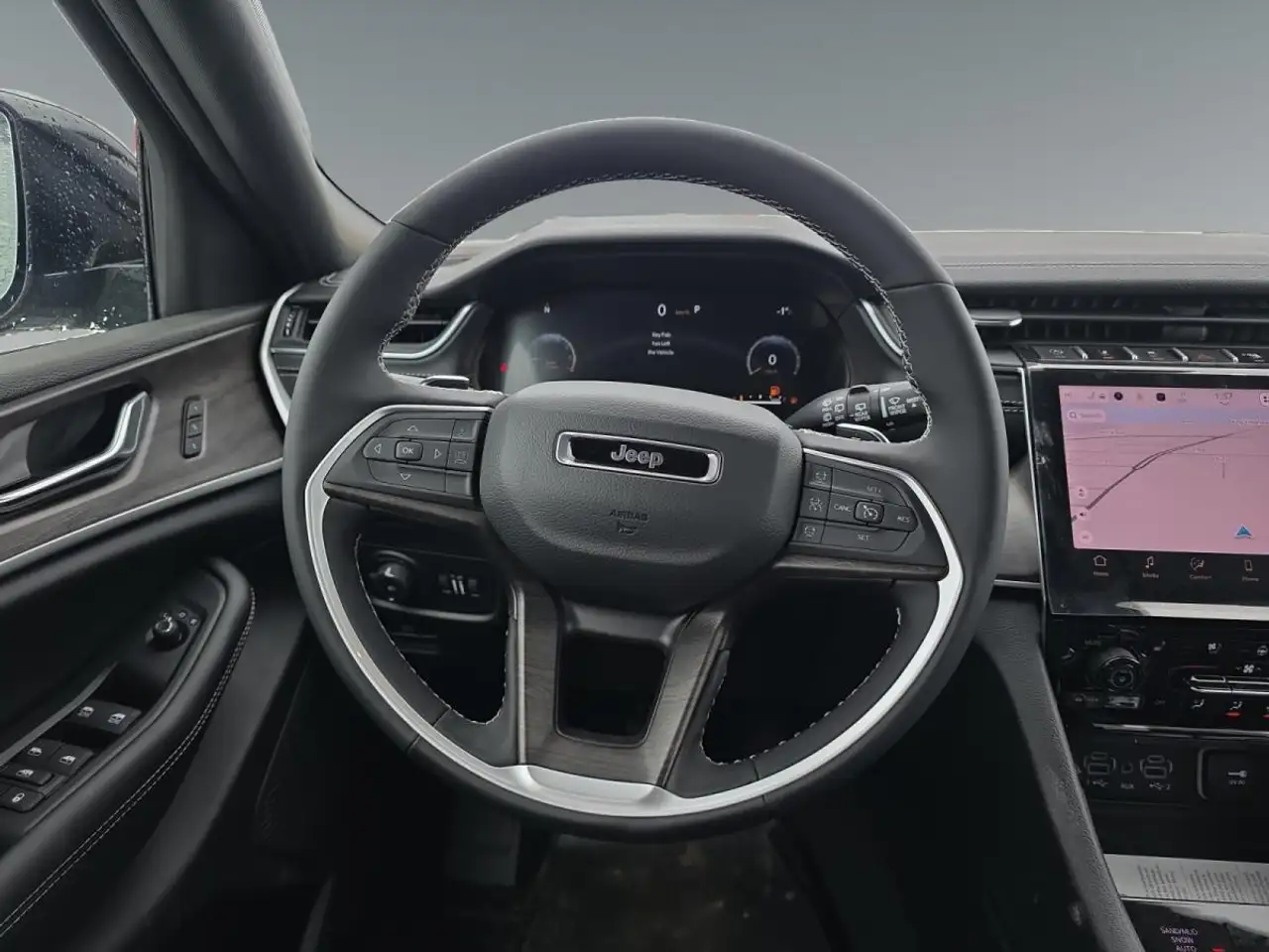 Jeep Grand Cherokee - Image 12