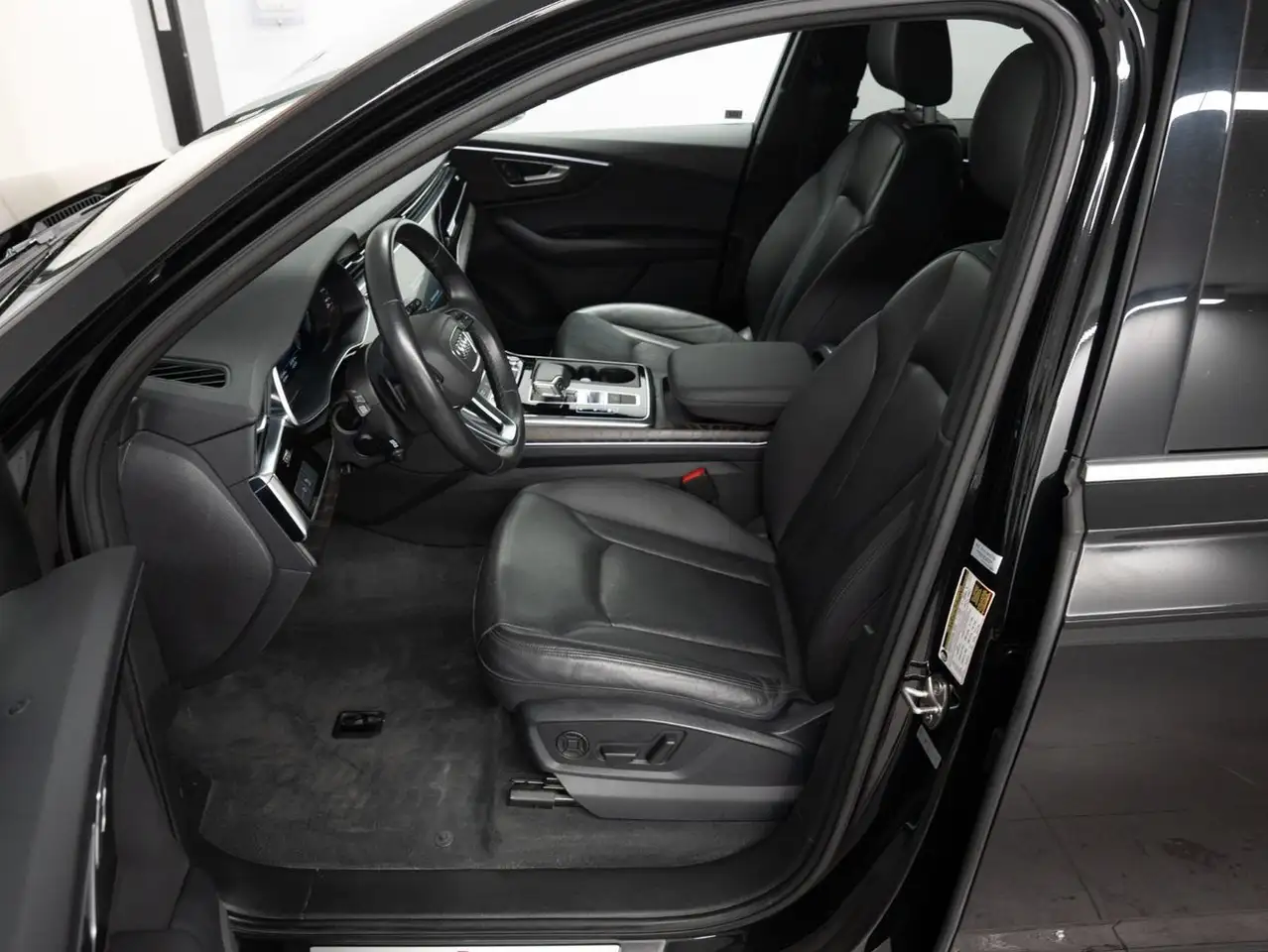 Audi Q7 - Image 14