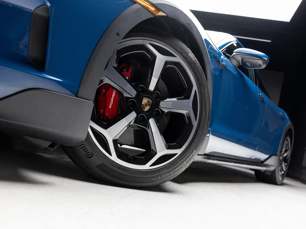 Porsche Taycan - Image 29