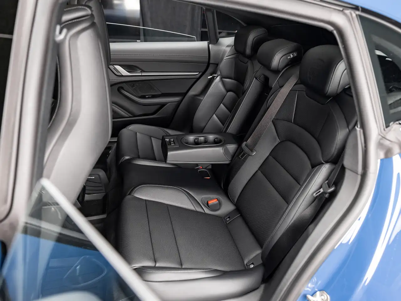 Porsche Taycan - Image 21