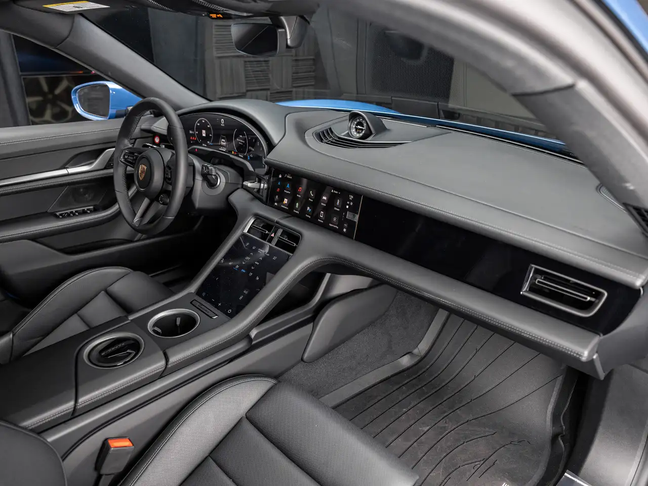 Porsche Taycan - Image 24