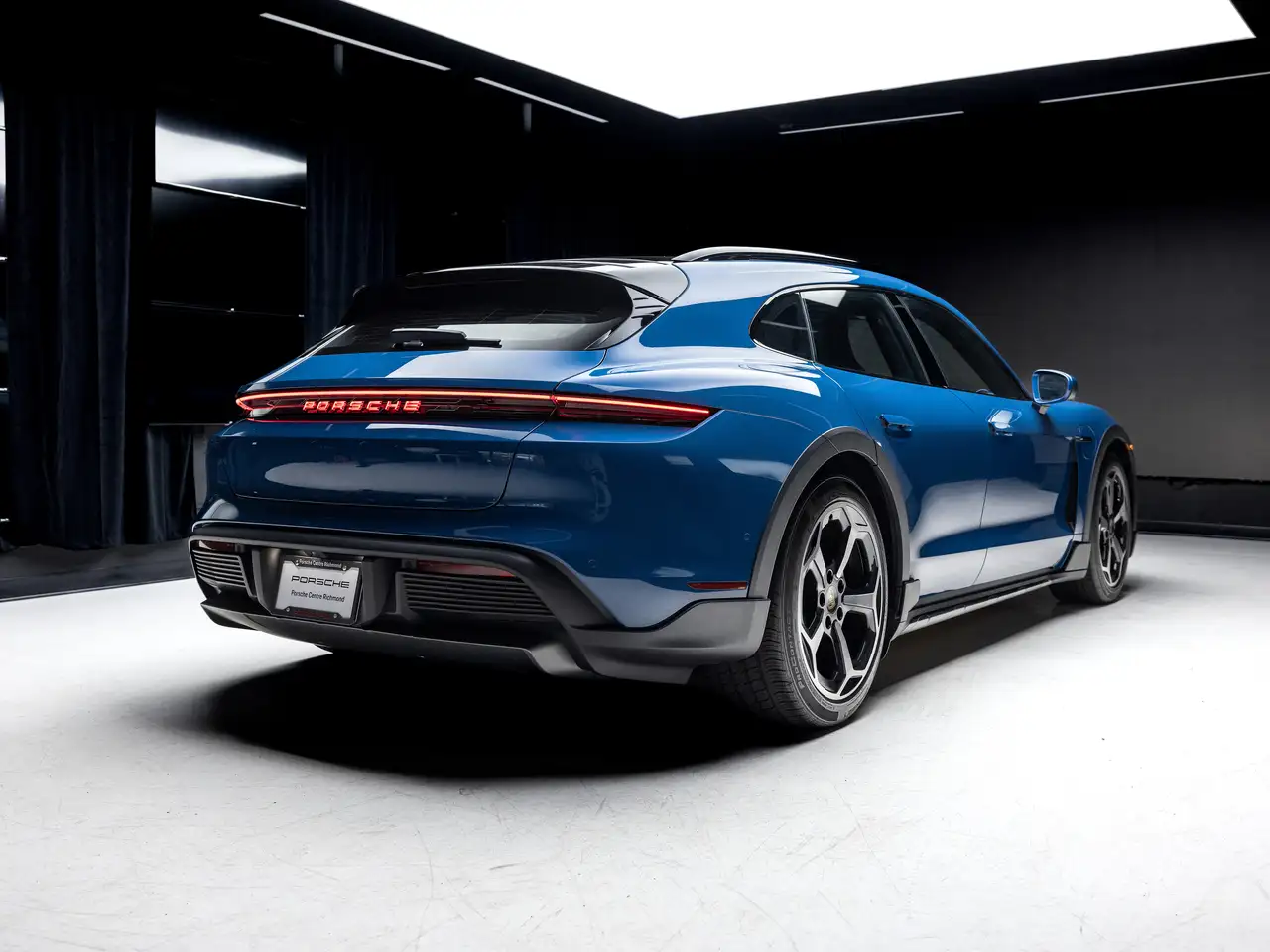 Porsche Taycan - Image 5