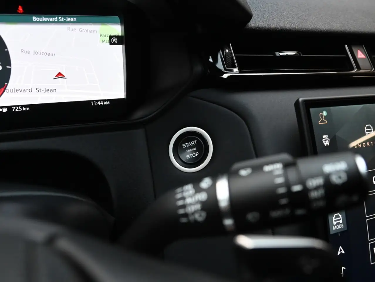 Land Rover Range Rover Velar - Image 22