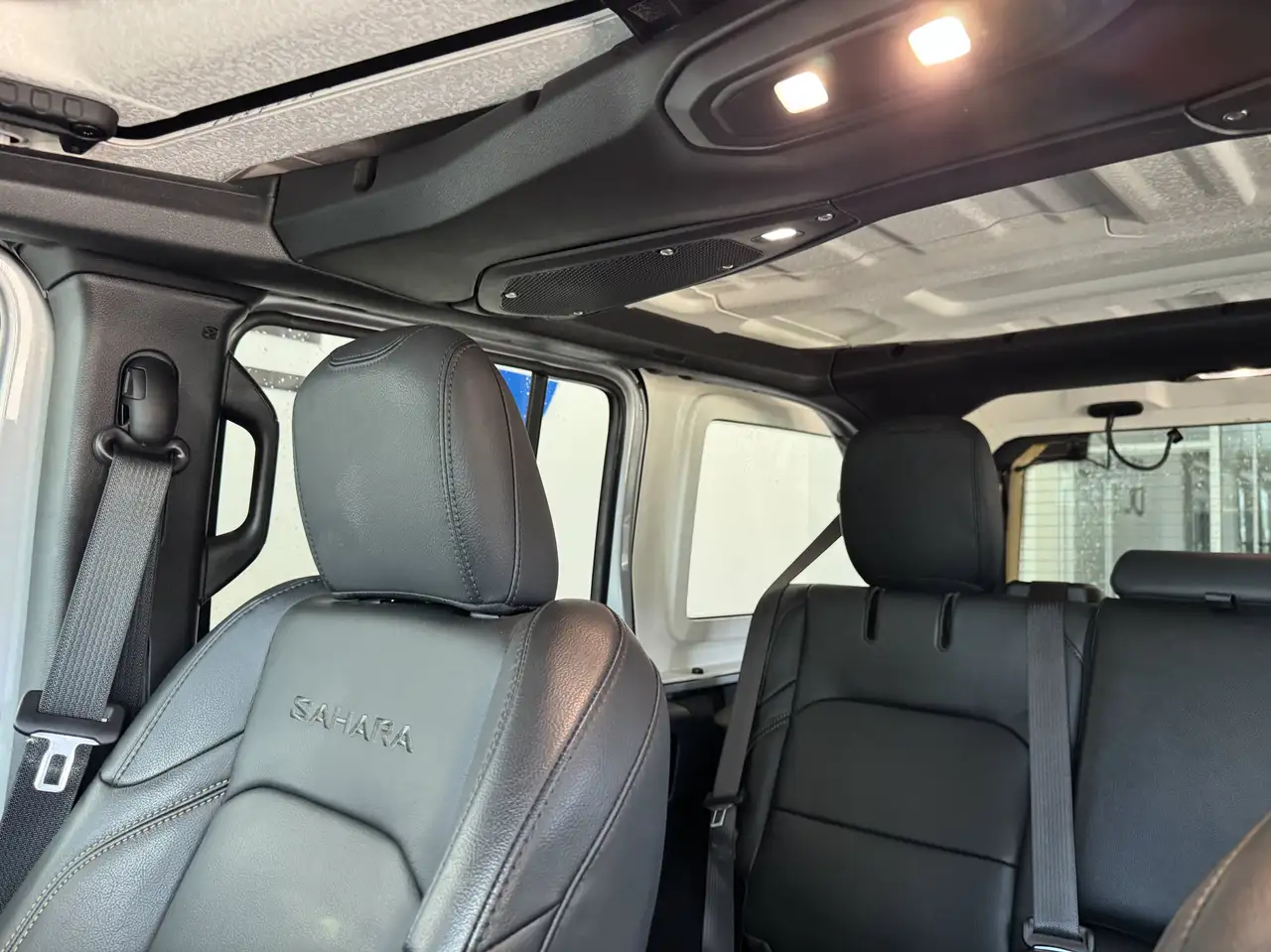 Jeep Wrangler - Image 25