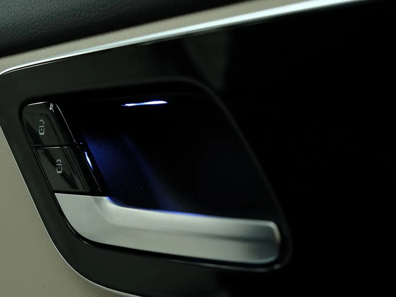 Mercedes-Benz C-Class - Image 22
