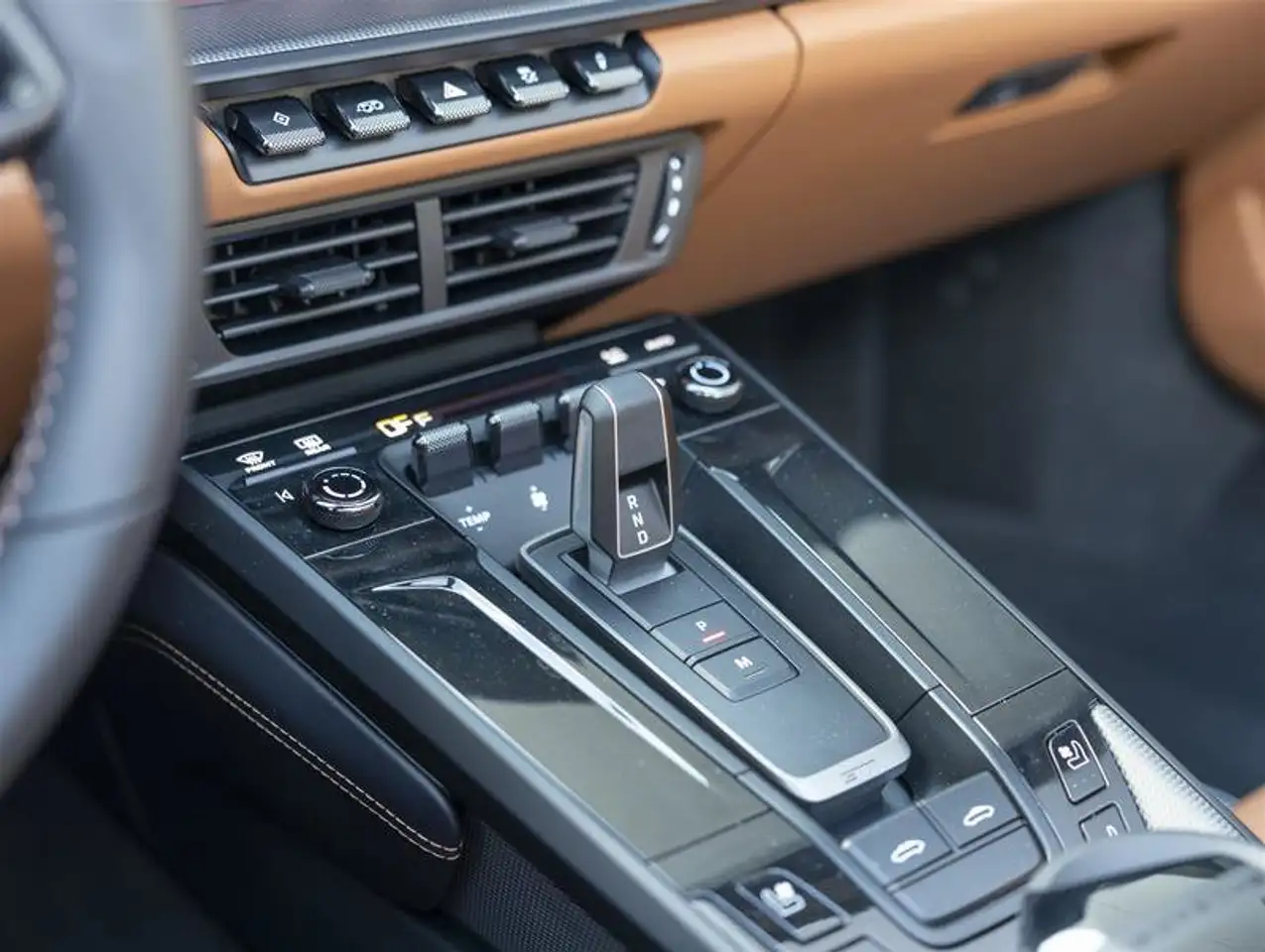 Porsche 911 - Image 27