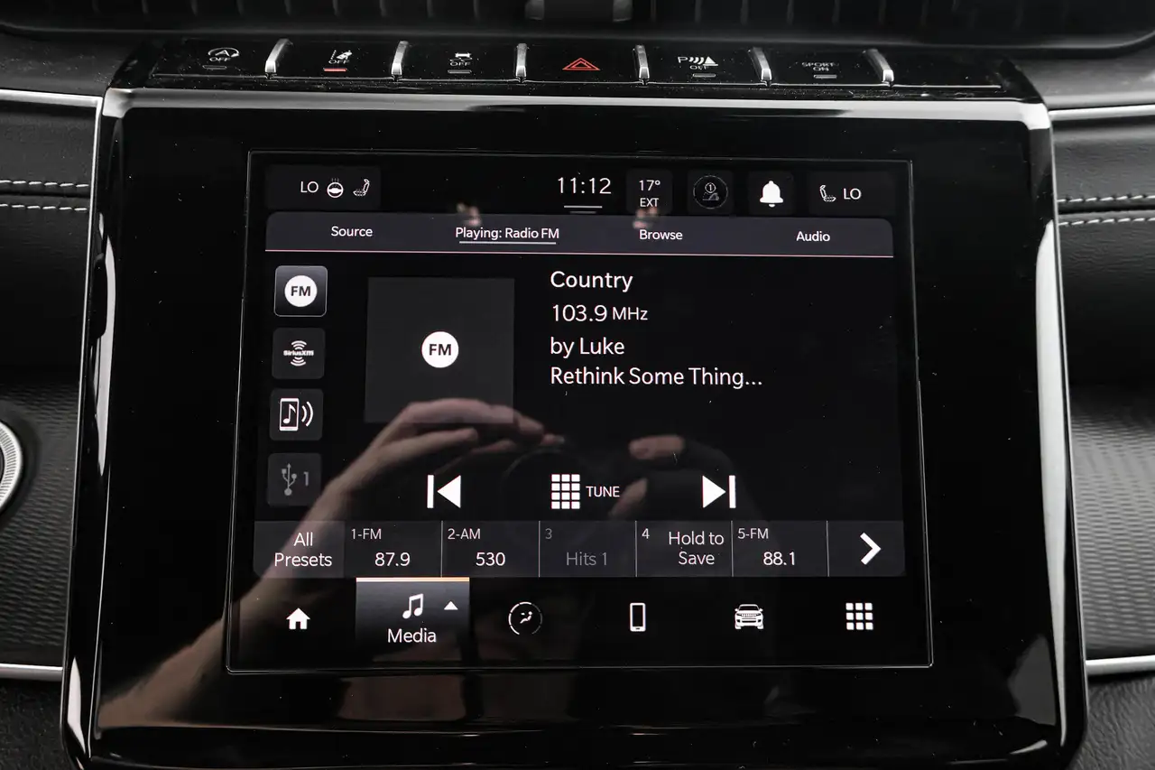 Jeep Grand Cherokee - Image 14