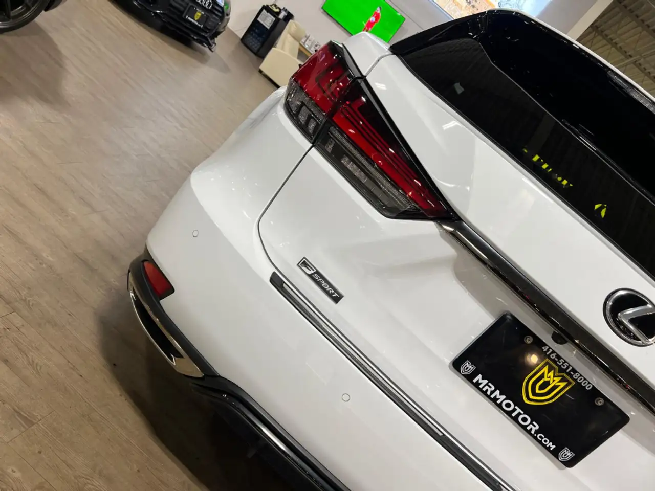 Lexus RX 350 - Image 17