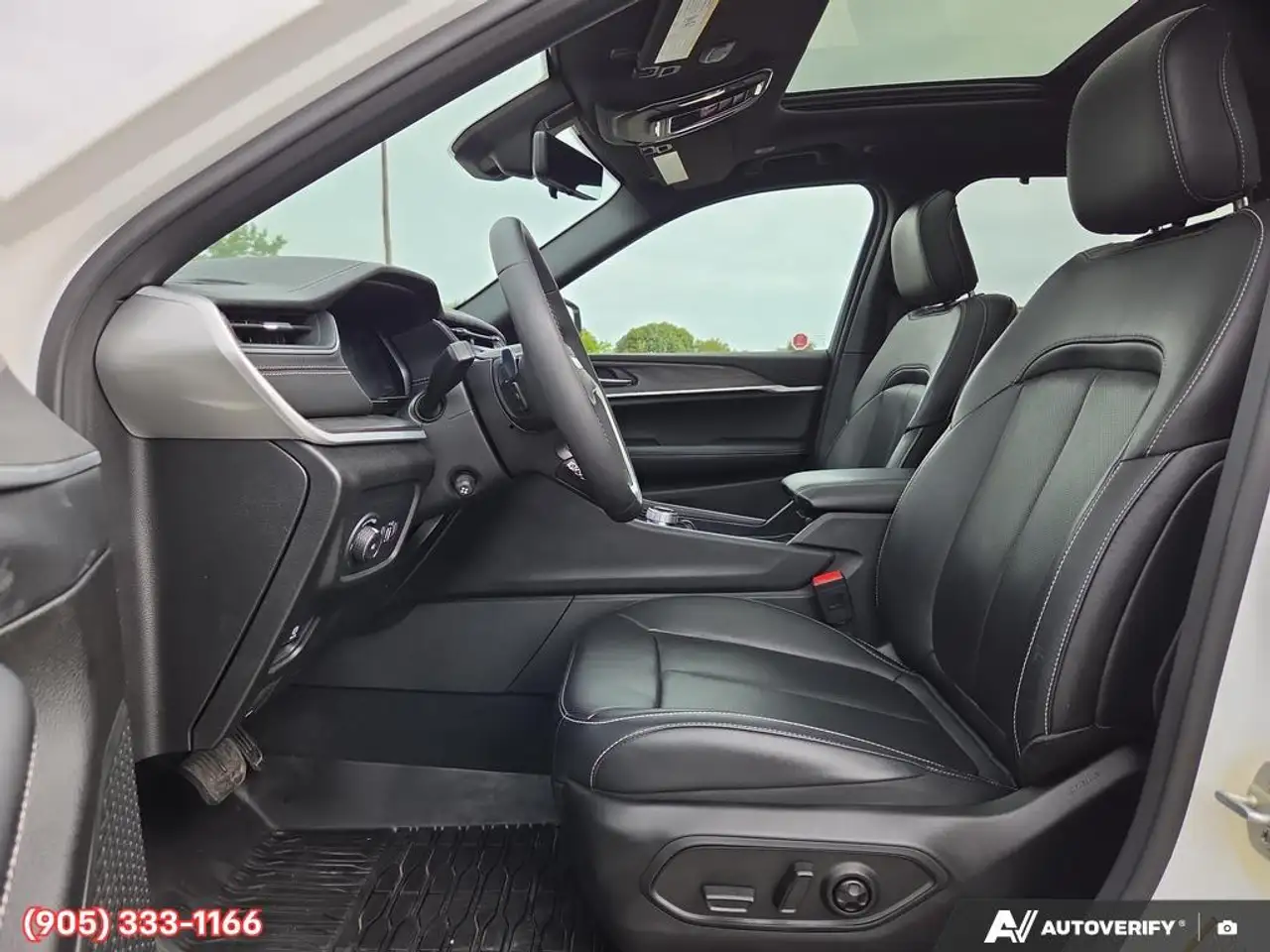 Jeep Grand Cherokee - Image 11
