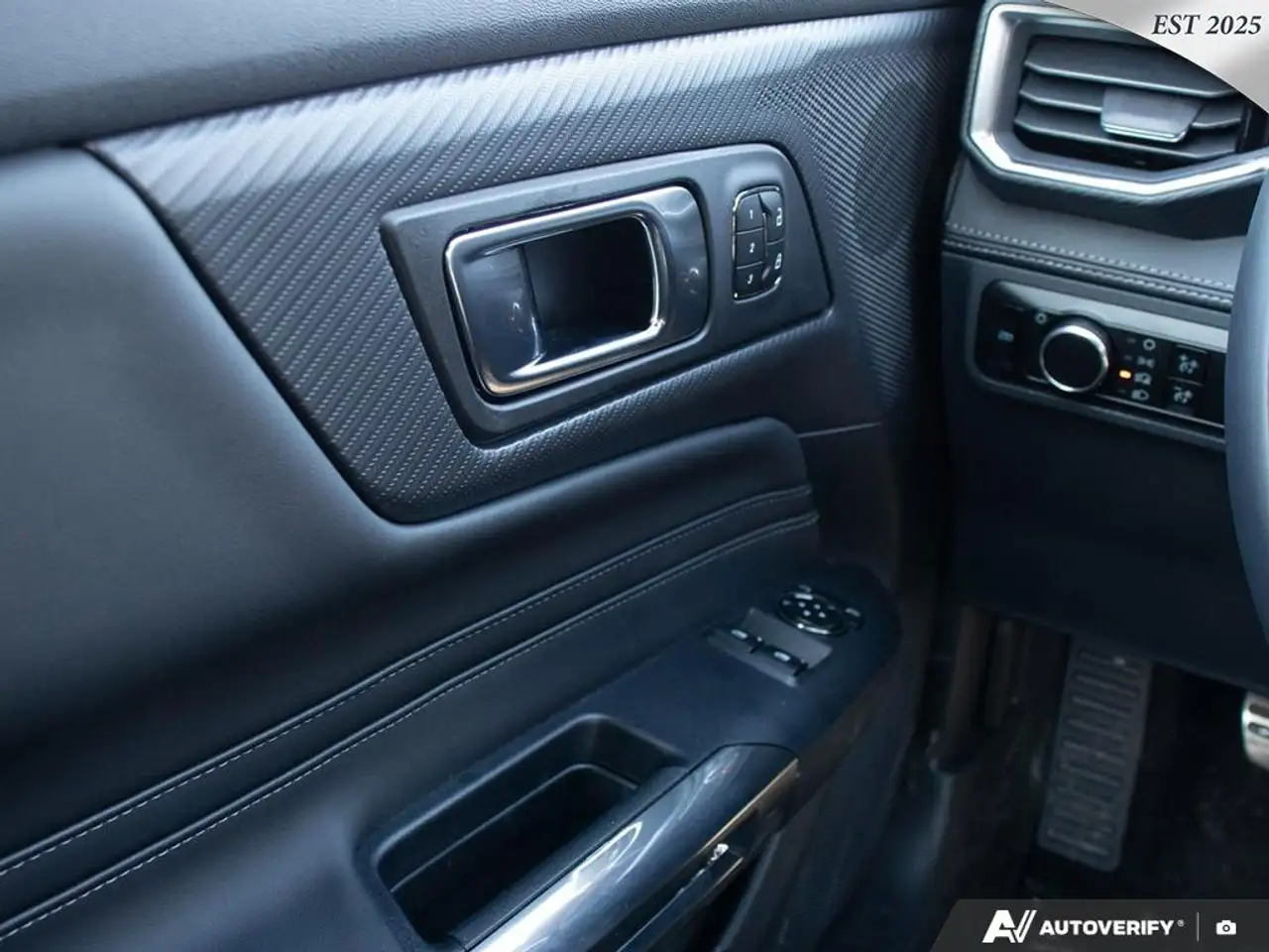 Ford Mustang - Image 17