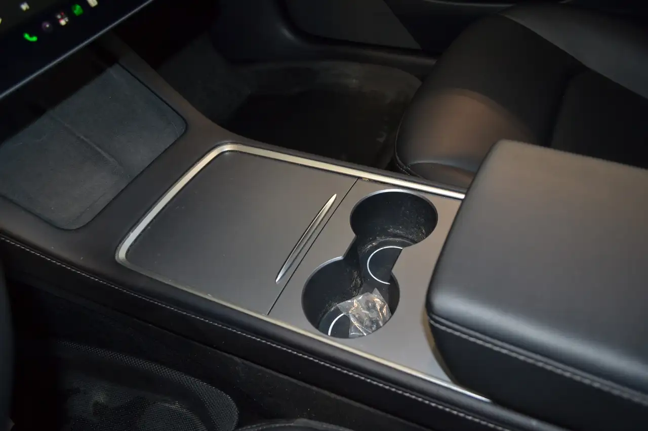 Tesla Model 3 - Image 6