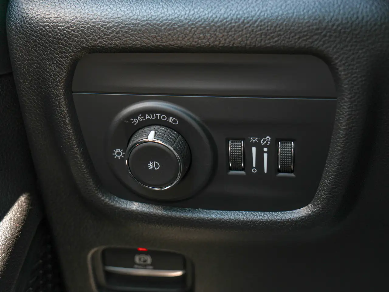 Jeep Grand Cherokee - Image 33