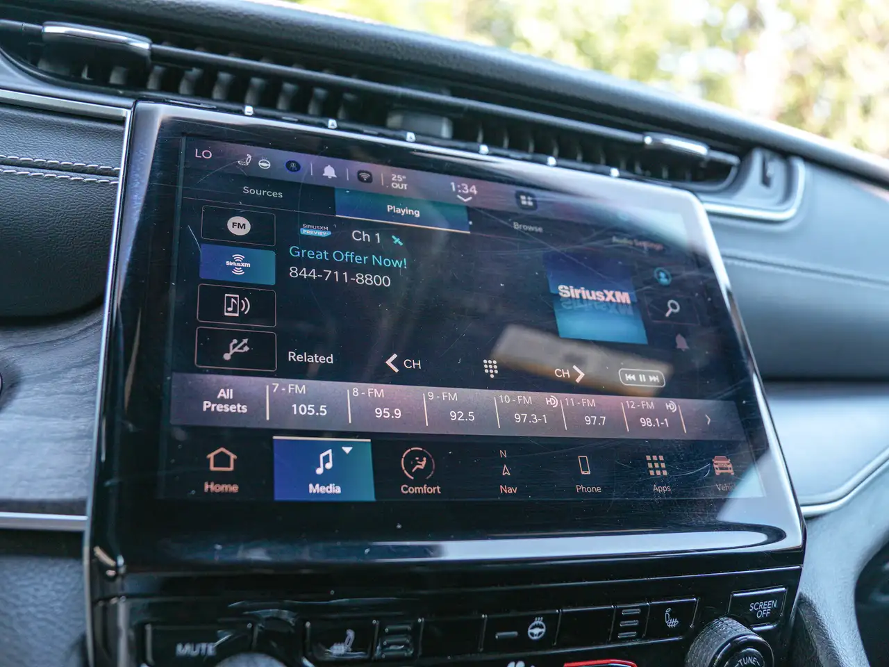 Jeep Grand Cherokee - Image 38