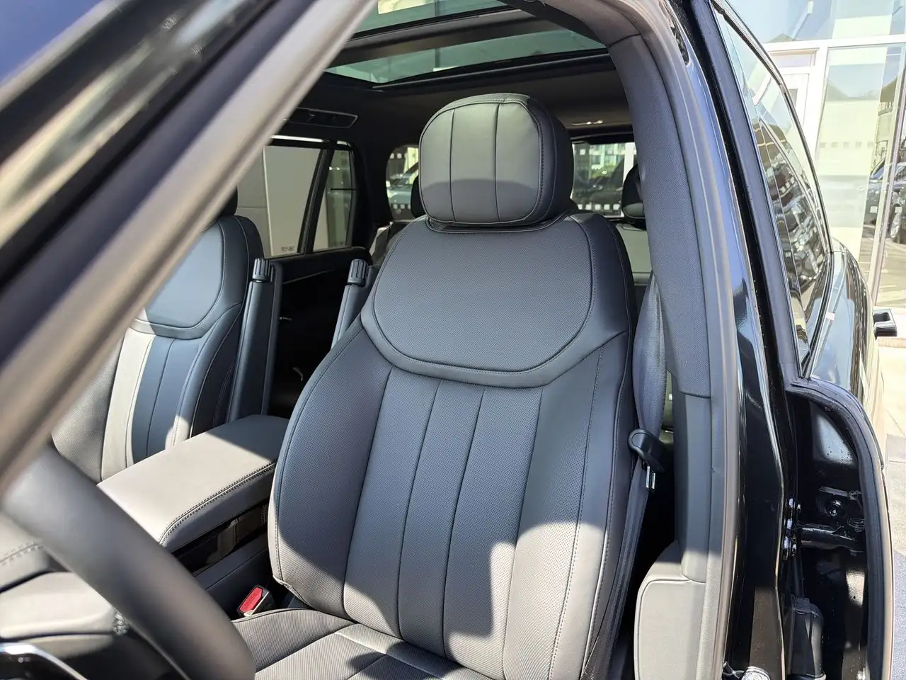 Land Rover Range Rover - Image 8