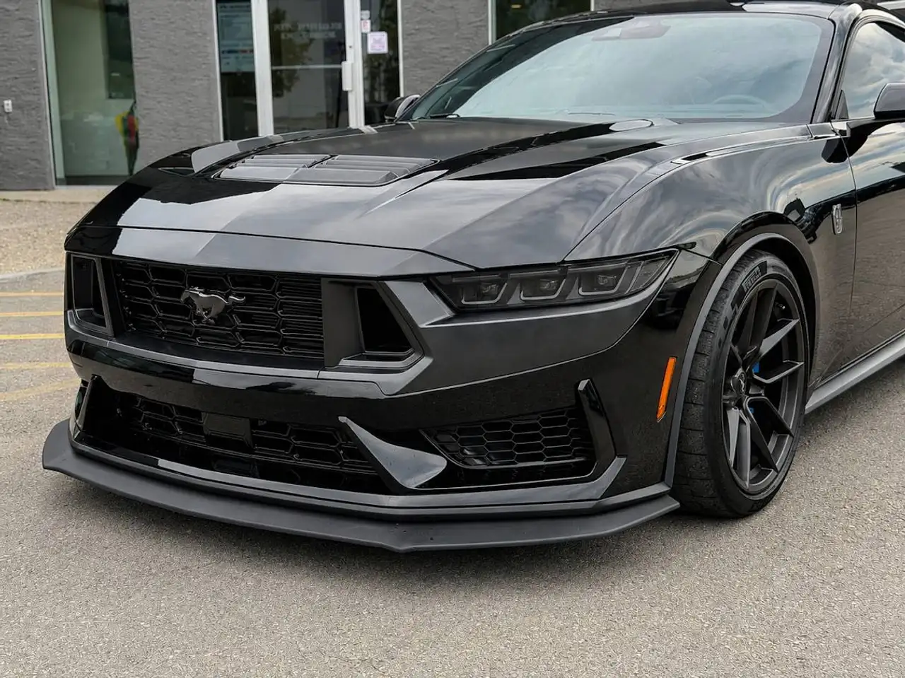 Ford Mustang - Image 7