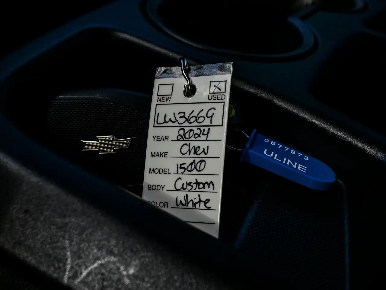 Chevrolet Silverado 1500 - Image 31
