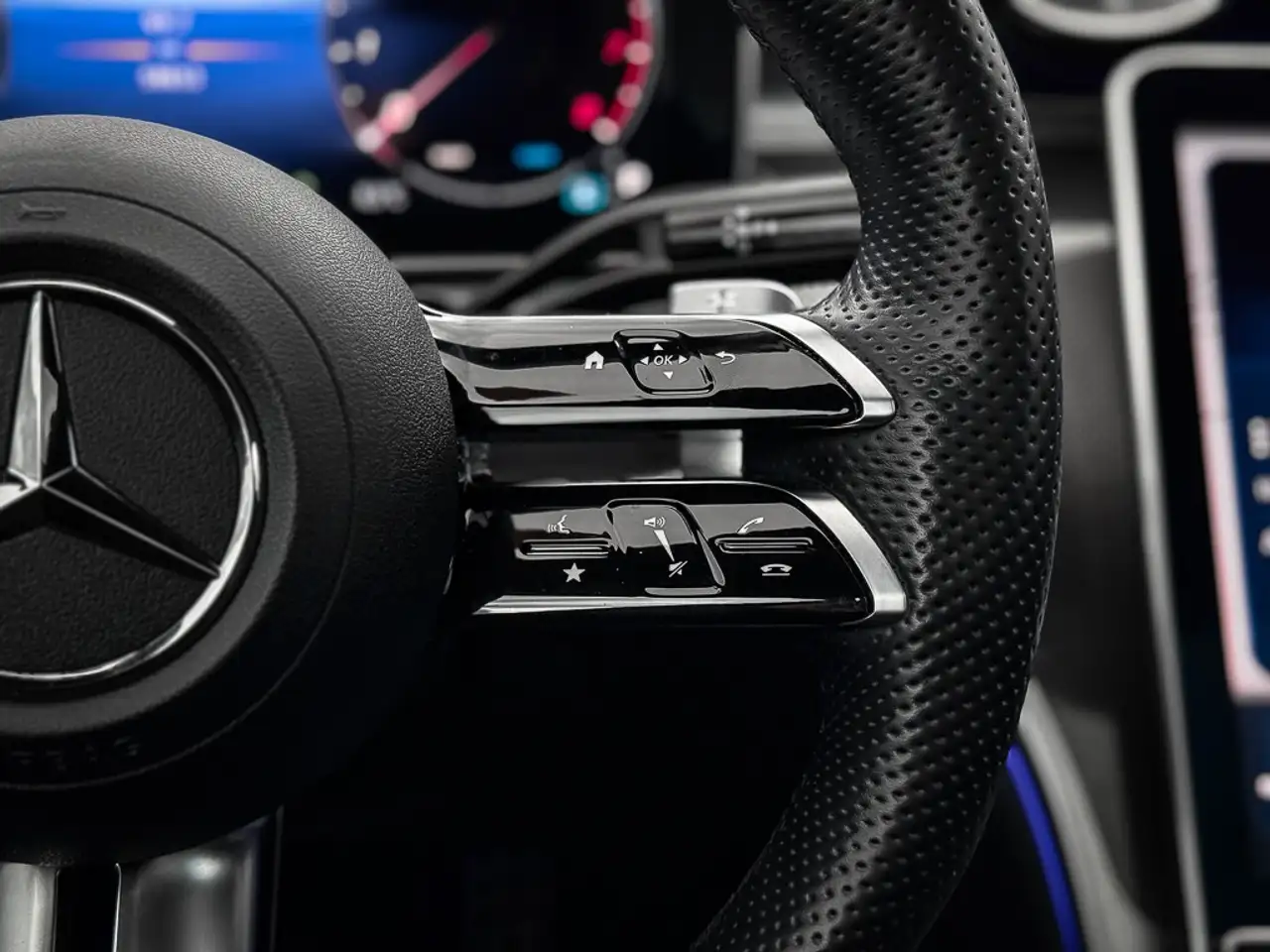 Mercedes-Benz C-Class - Image 17