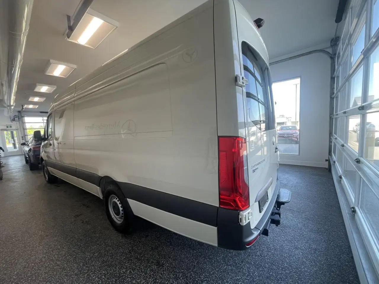 Mercedes-Benz Sprinter - Image 7