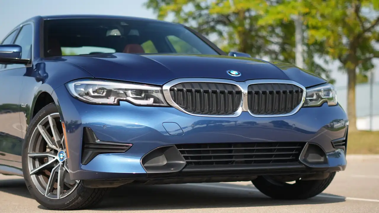 BMW 3 Series - Image 2