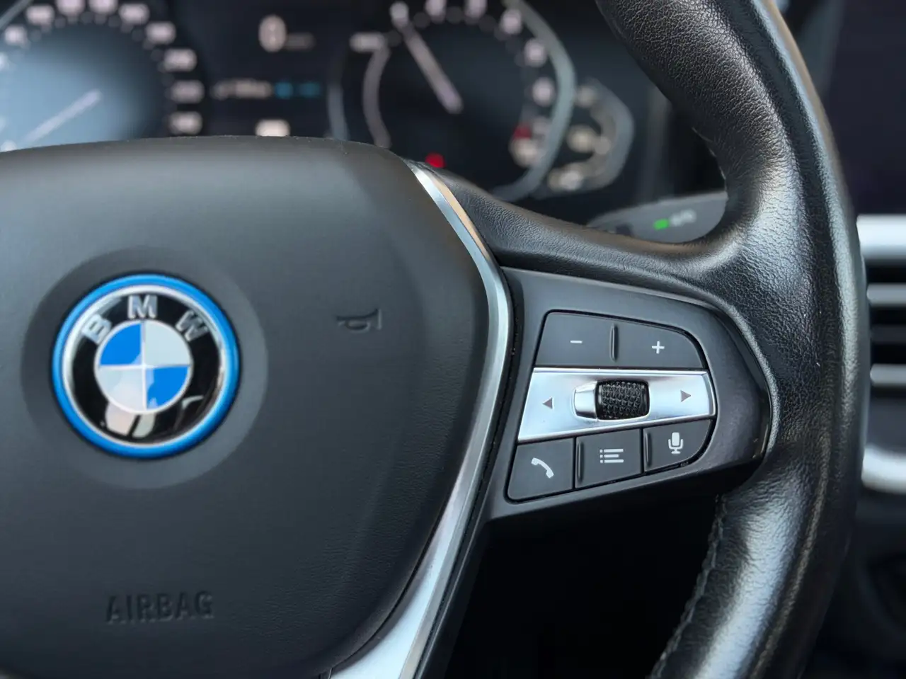 BMW 3 Series - Image 21