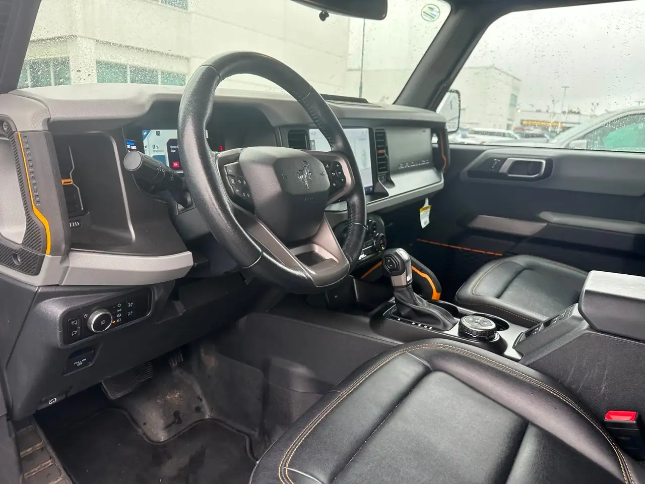 Ford Bronco - Image 10
