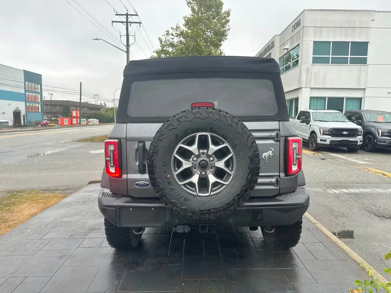 Ford Bronco - Image 4