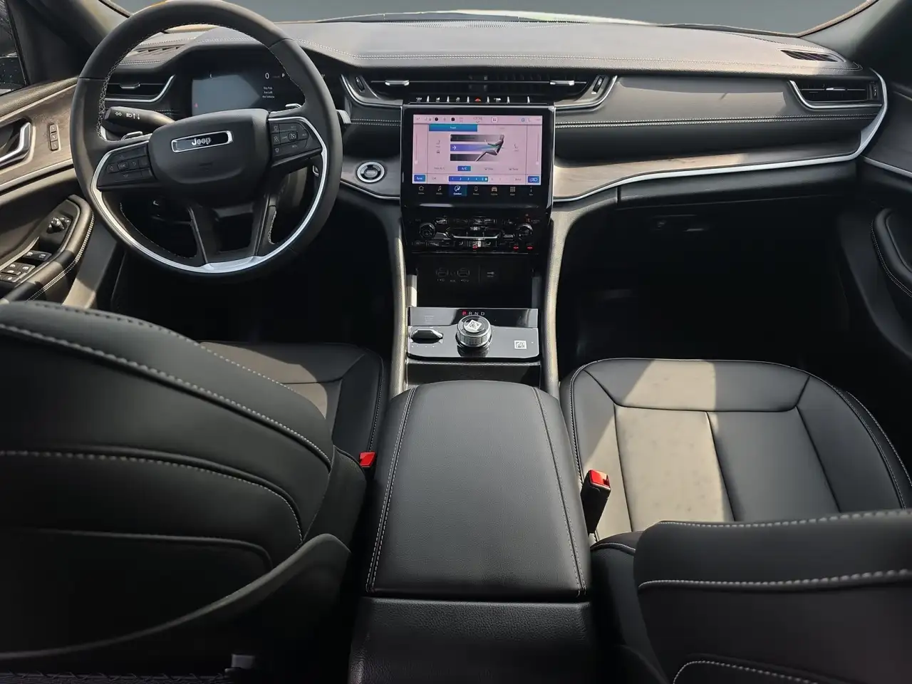 Jeep Grand Cherokee - Image 10