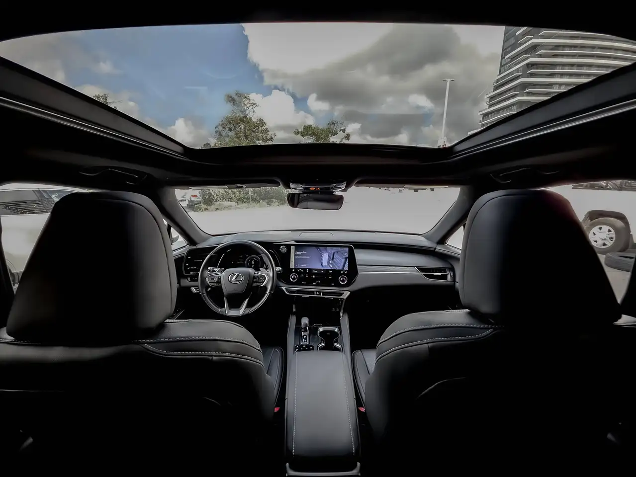 Lexus RX - Image 28