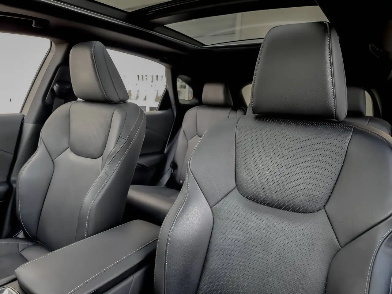 Lexus RX - Image 10