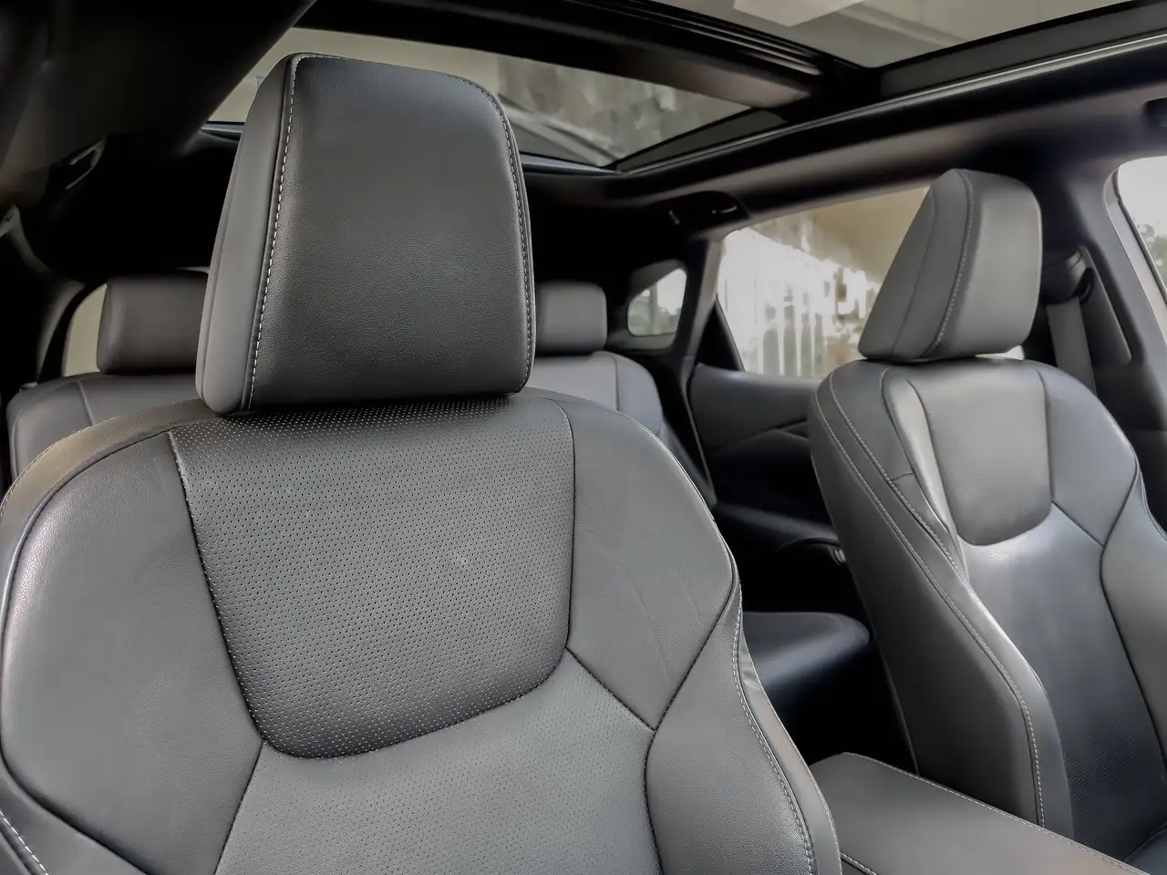 Lexus RX - Image 12